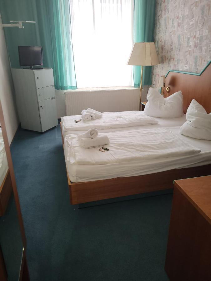 Ratskeller Hotel Carlsfeld Ngoại thất bức ảnh