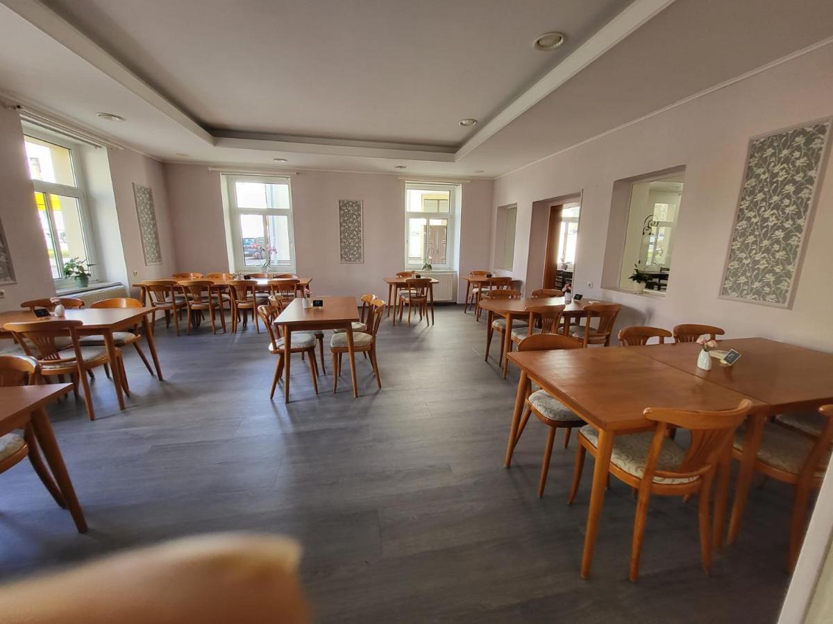 Ratskeller Hotel Carlsfeld Ngoại thất bức ảnh